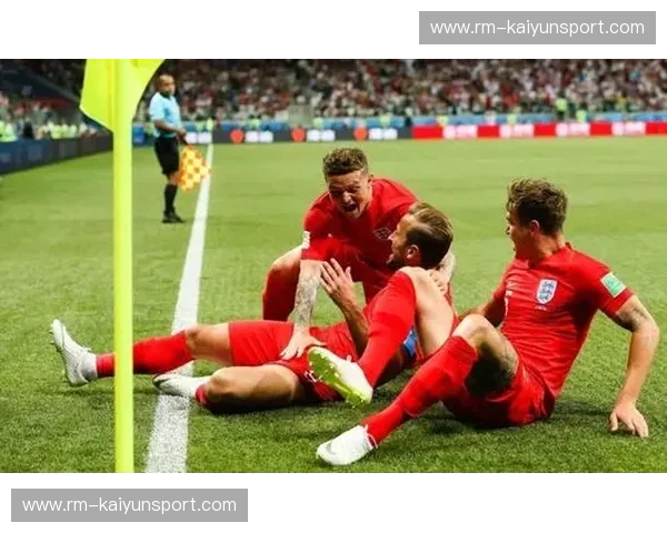 红色狂想曲与三狮军团的宿命：当欧洲杯最顶级的浪漫撞上现代足球的铁血